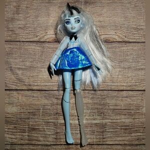 Monster High Skulltimate Secrets Fearidescent Series Frankie Stein Doll
